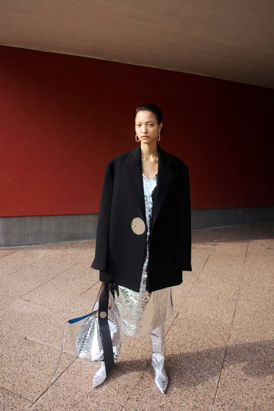 Look 3